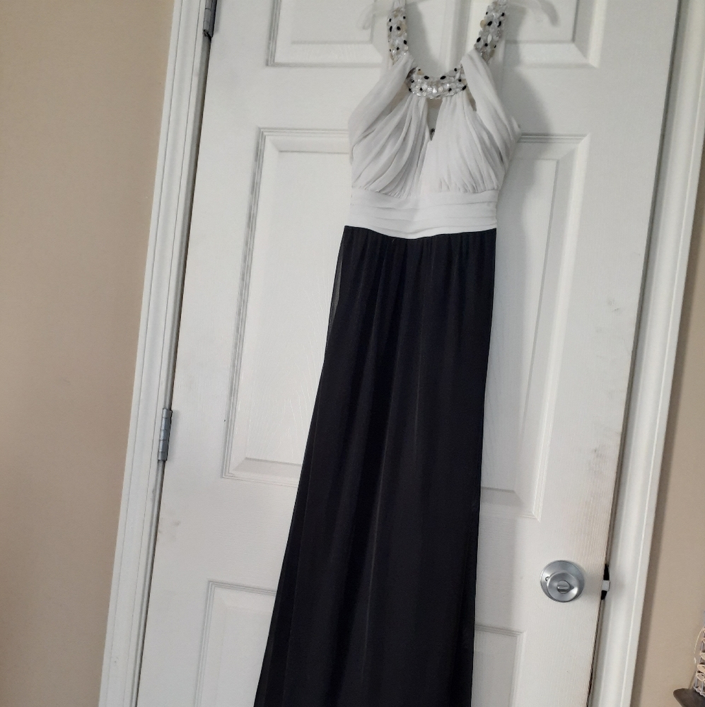 City Triangles Sleeveless Long Prom Dress